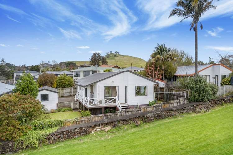 3/20 Woodward Avenue Mangere Bridge_17