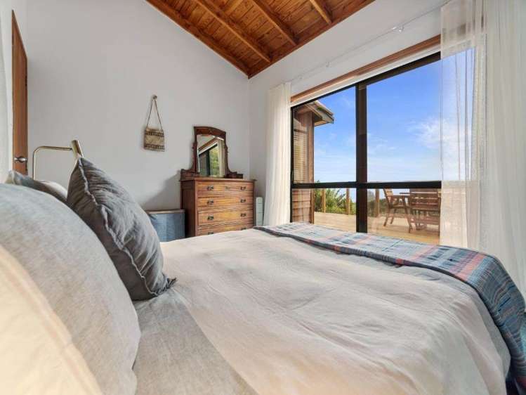 16 Pendrell Road Piha_10