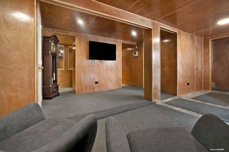 10a Tirimoana Road Te Atatu South_11