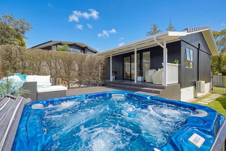 2/15 Castaing Crescent Te Atatu South_19