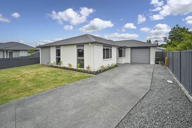 10 Sixty Mile Close Frimley_17