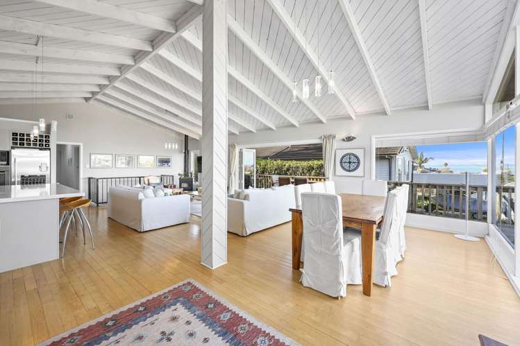 13 Colmar Road Mellons Bay_51