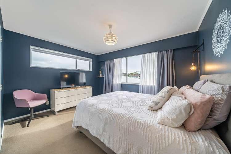 6 Spey Place Papakowhai_18