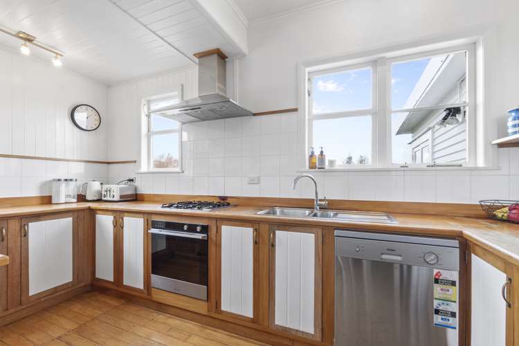 27 Bledisloe Terrace Hamilton East_7