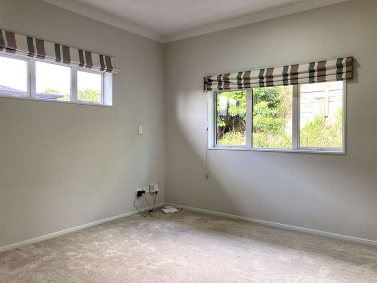 16 Midhurst Avenue Henderson_12