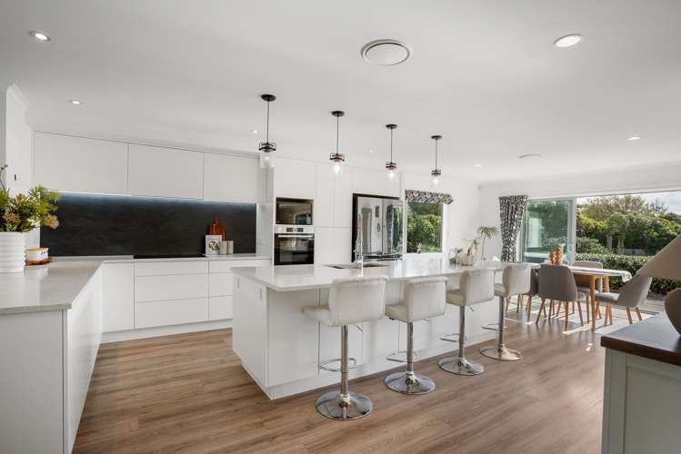 5 Moss Lane Raumati Beach_8