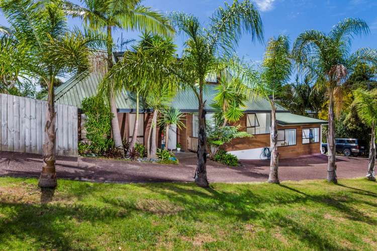 2/706 Beach Road Browns Bay_16