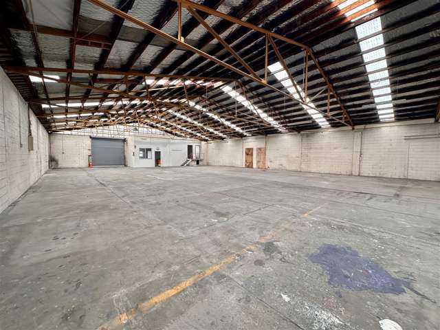 ONEHUNGA- 554sqm DRIVE THROUGH FACILITY