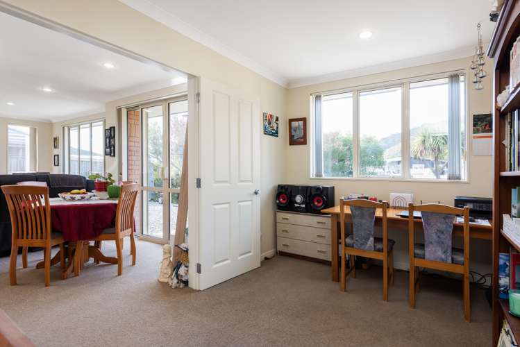 253b Waikawa Road Waikawa_11