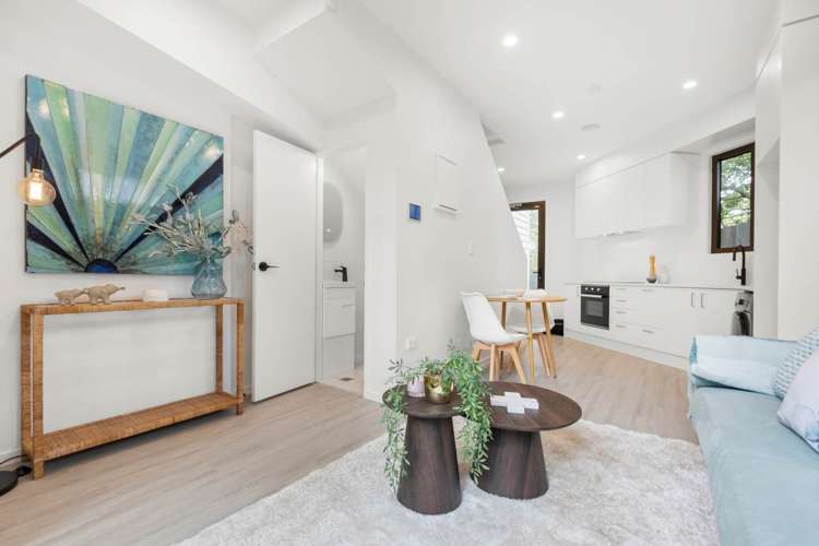 9/52 Rua Road Glen Eden_1