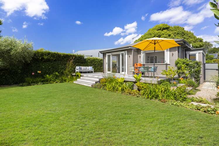 8 Pasadena Avenue Point Chevalier_16