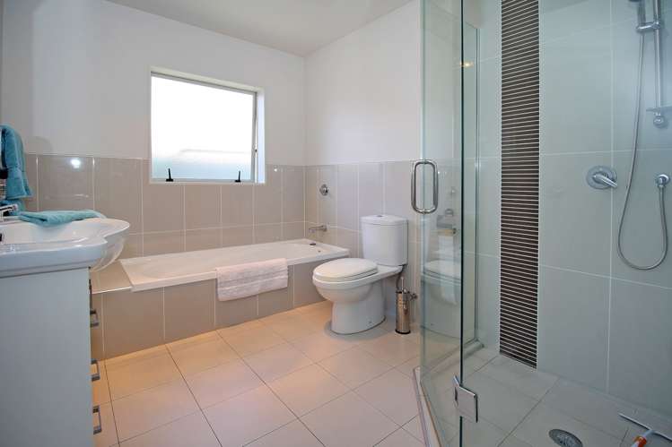 29 Norm Pellow Drive Manurewa_11