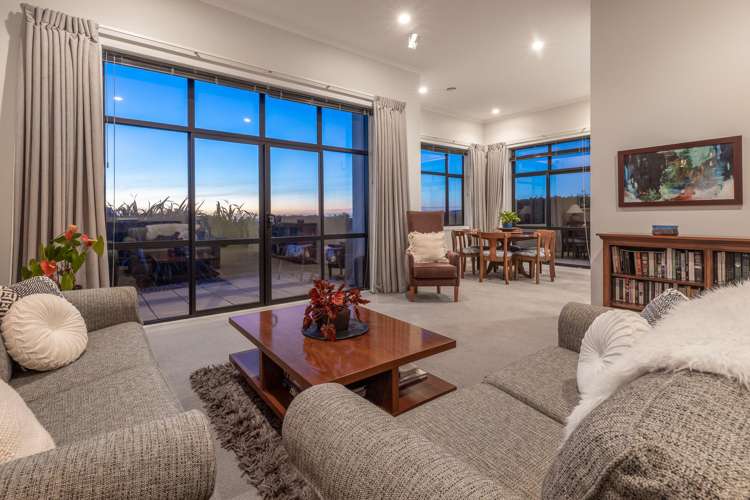 26 Milford Street Aotea_6