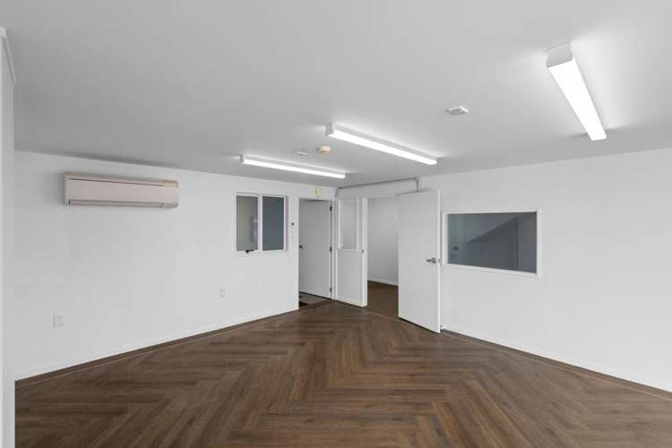 4, 1004 Ferry Road Ferrymead_6