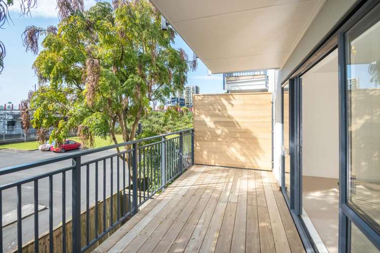 6/6 Ambrico Place New Lynn_8