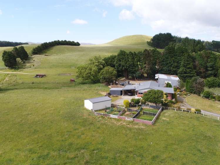 127 North Road Eketahuna_5