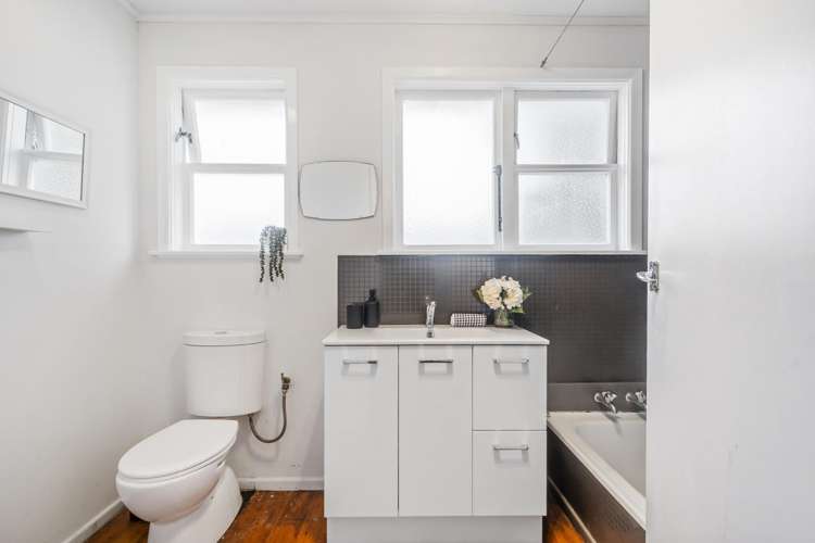 7 Edwin Street Belmont_15