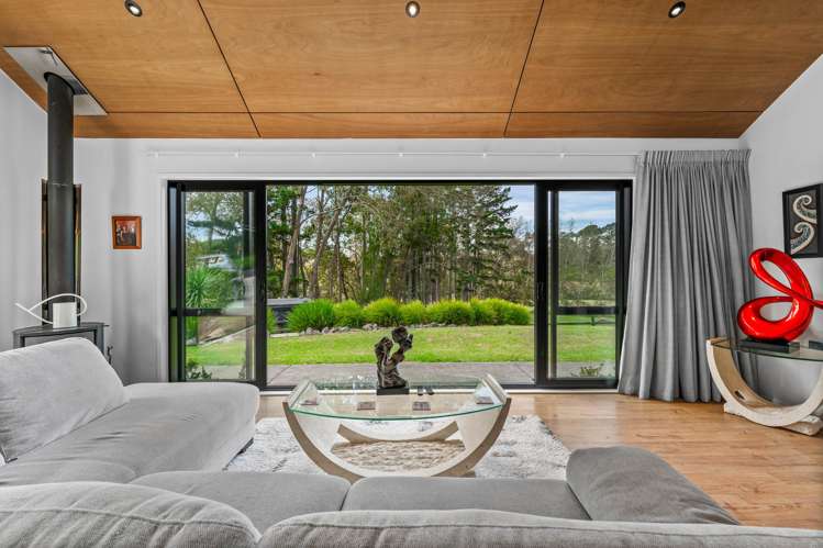 685 Inland Road_3