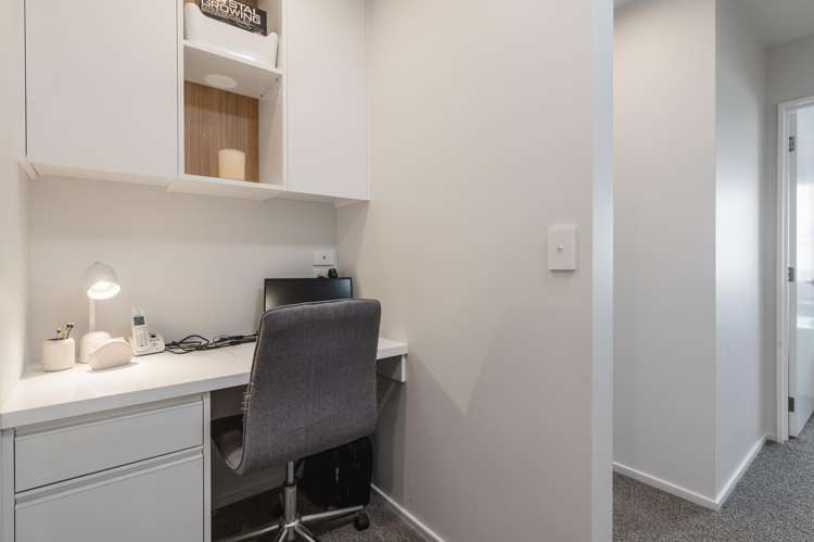 120 Southfield Drive Lincoln_7
