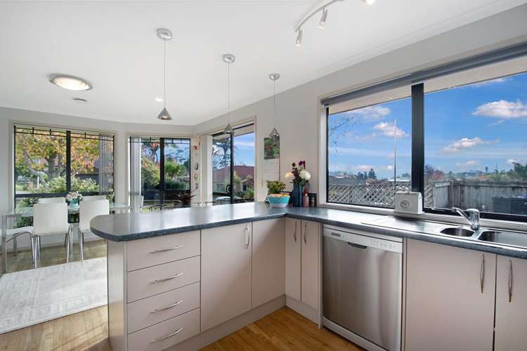 14 Fairford Avenue Henderson_8