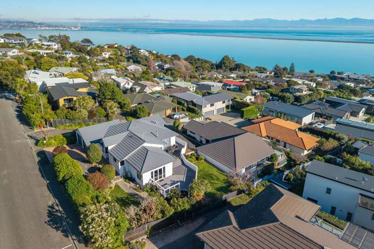 64 Tresillian Avenue Marybank_20