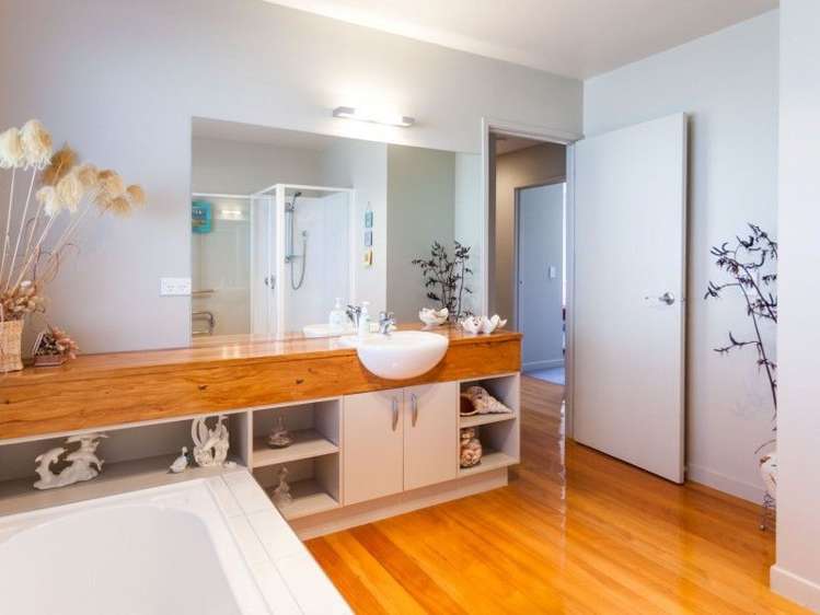 124 Sands Crescent Matarangi_11