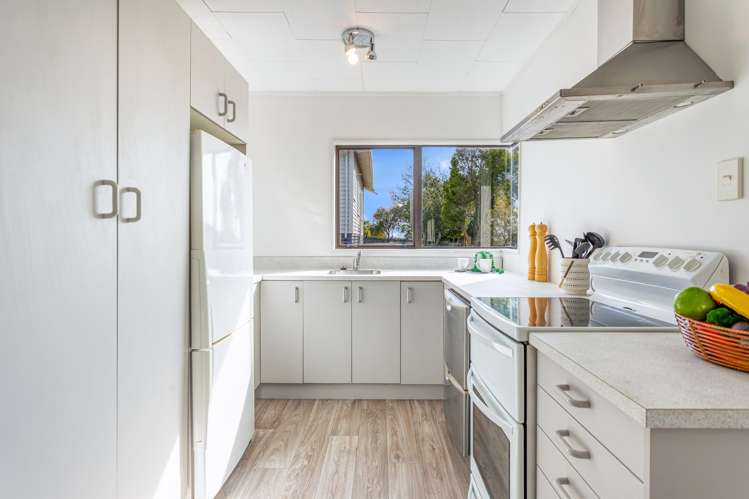 2/194 Waimumu Road Massey_8