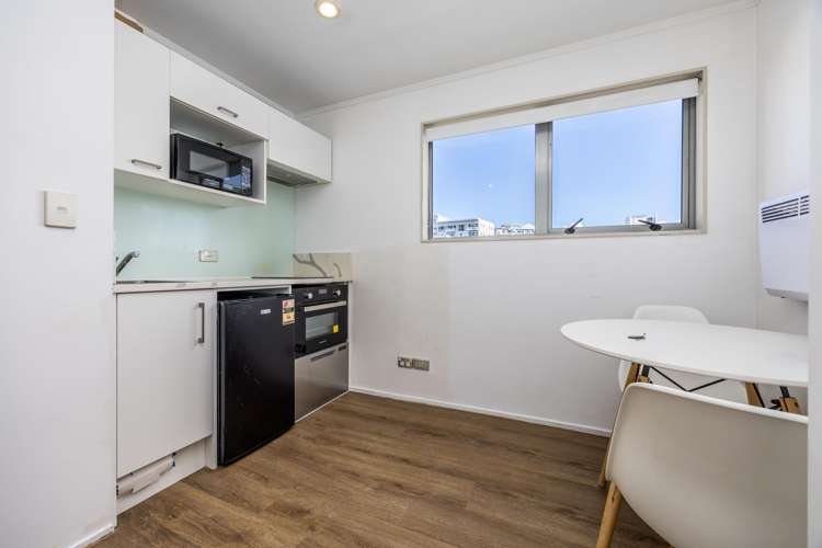 916/53 Cook Street_3
