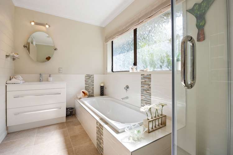 3 Sheridan Crescent Leamington_22