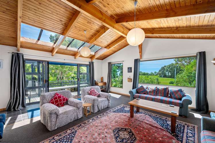 85 Bishop Road Parapara_9