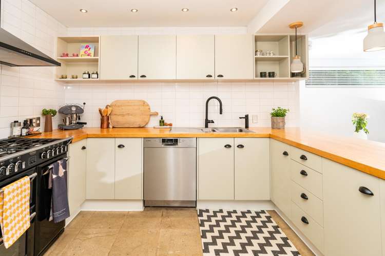 51 Amesbury Drive Churton Park_7