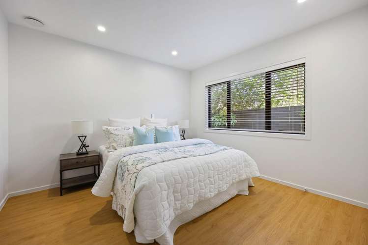 2/30 Eastern Beach Road Eastern Beach_26