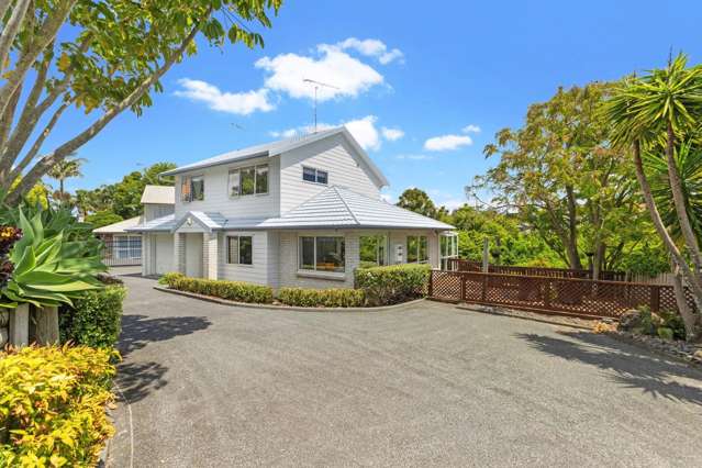 Home Sweet Home on Woodview Rise!