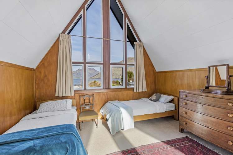 696 Peninsula Road Kelvin Heights_18