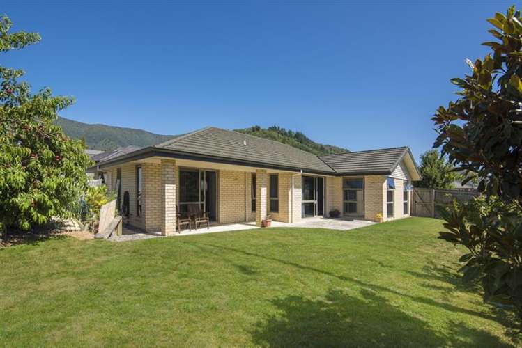 1 Tui Drive Picton_15