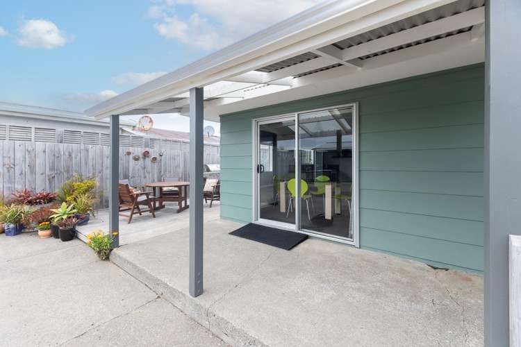 2 Robert McKeen Street Otaki Beach_20