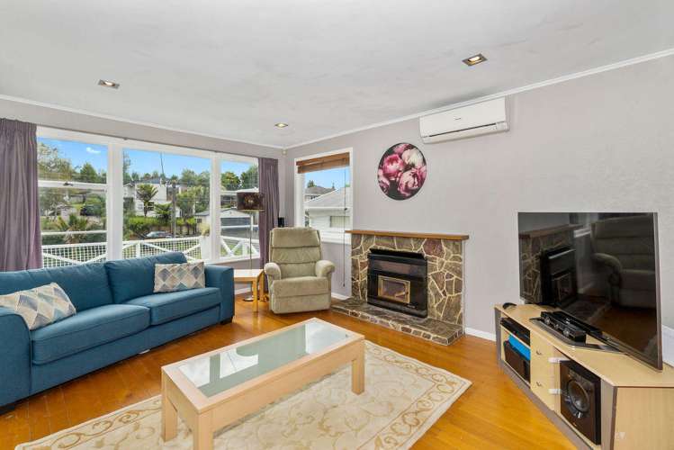 132 Tiroroa Avenue Te Atatu South_1