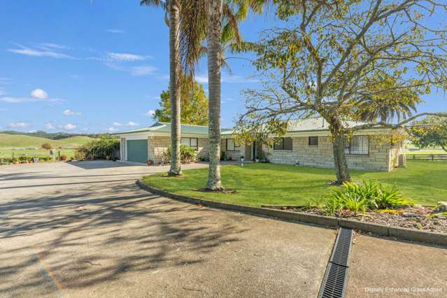 62 McWatts Rd Waitakaruru_1