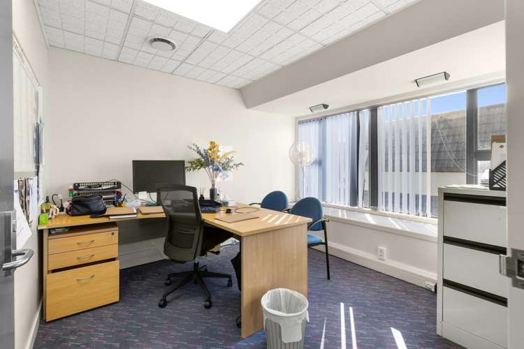 Unit 1, 123 Queen Street Palmerston North_8