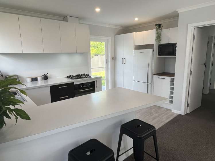 27 Mokau Place Terrace End_13