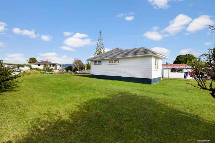 20 Ozich Avenue Te Atatu South_11