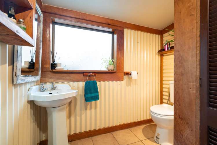 34 Peace Street Taieri Mouth_13