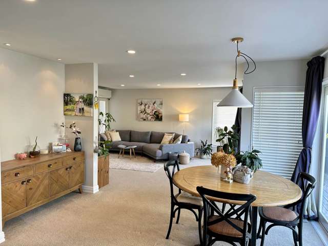 Refreshed, contemporary and superbly positione...