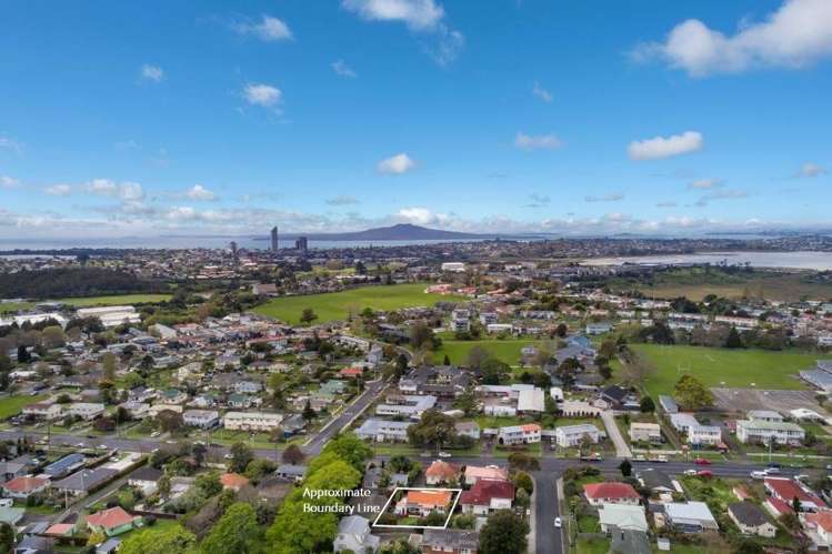 1/180 Lake Road Northcote_18