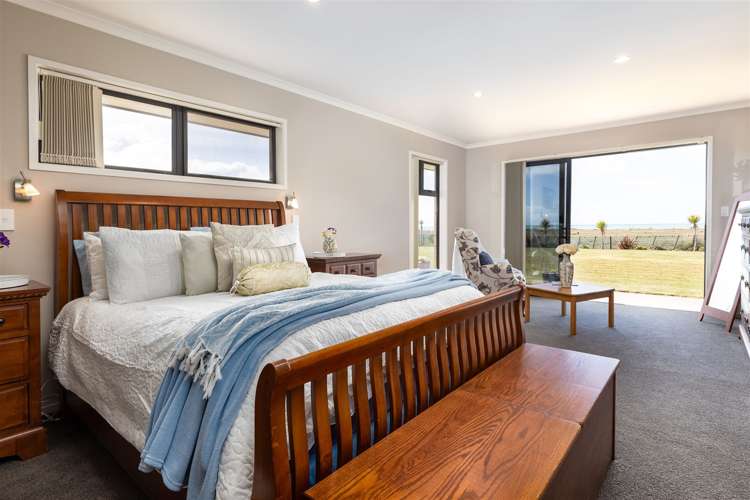 19 Ocean View Crescent Rarangi_11