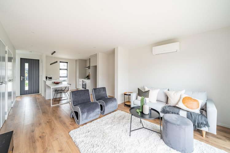 4/11 Lees grove Wainuiomata_1