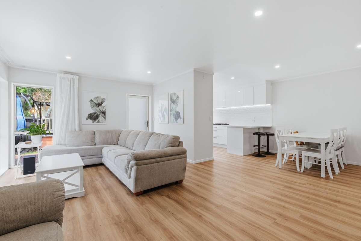 2/15 Kotare Street_2