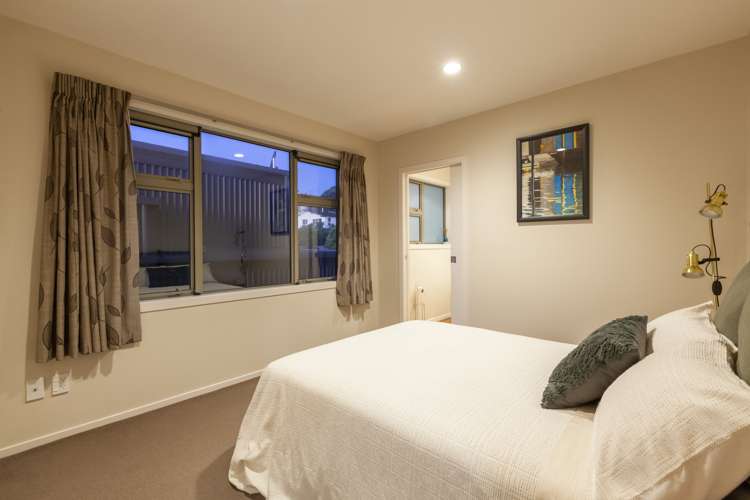 52 The Parade Paekakariki_16