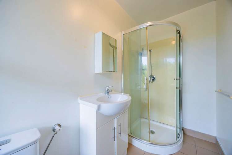 111 Target Road Totara Vale_12