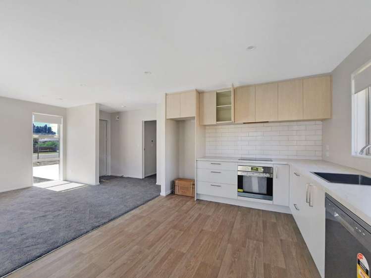 625 East Maddisons Road 11103_2